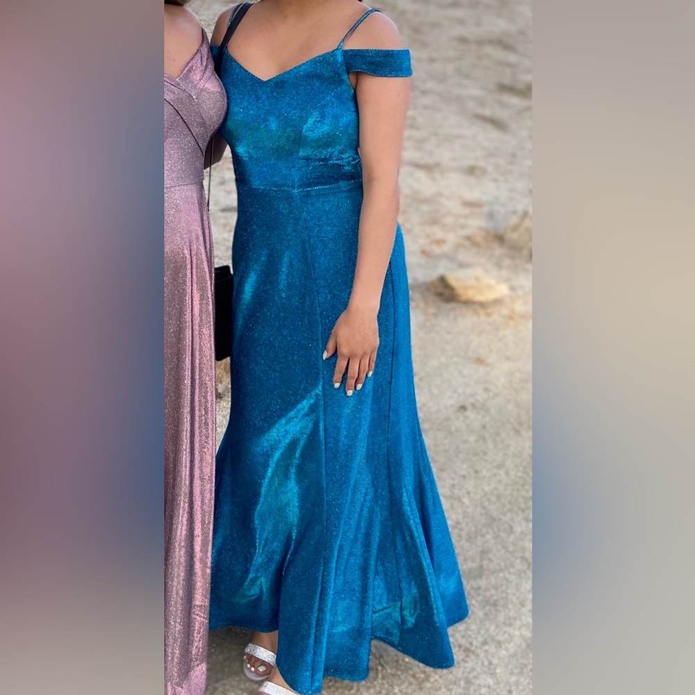 Dress - Picture 4 of 7